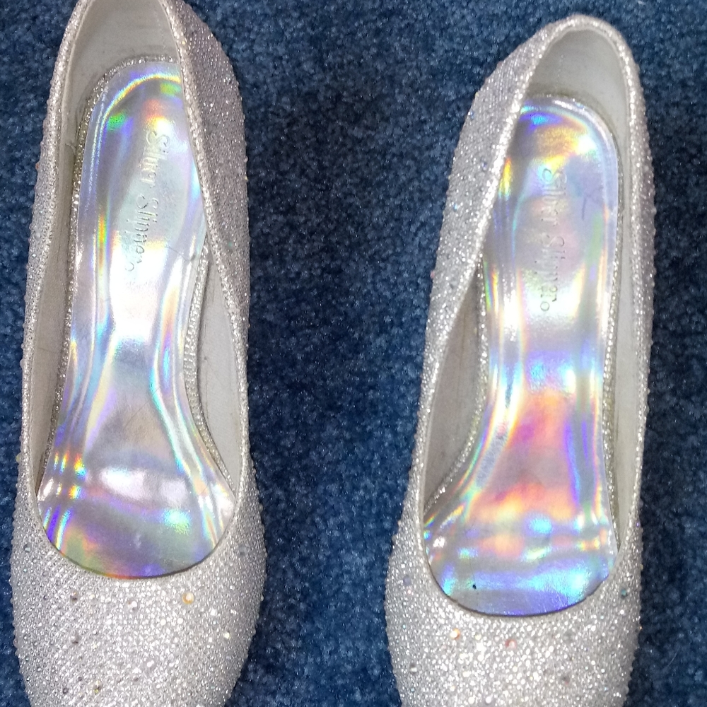 Shoes - Picture 3 of 3
